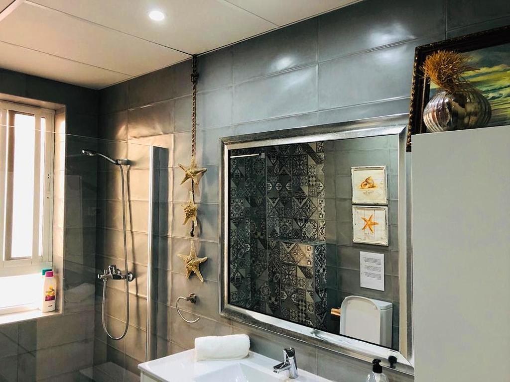 Apartamento A 50 Metros De La Playa Malagueta Con Vistas Al Mar Málaga Eksteriør billede